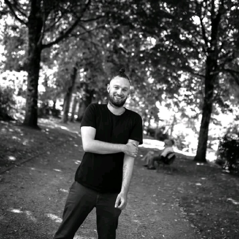You are currently viewing Damien DEVILLE